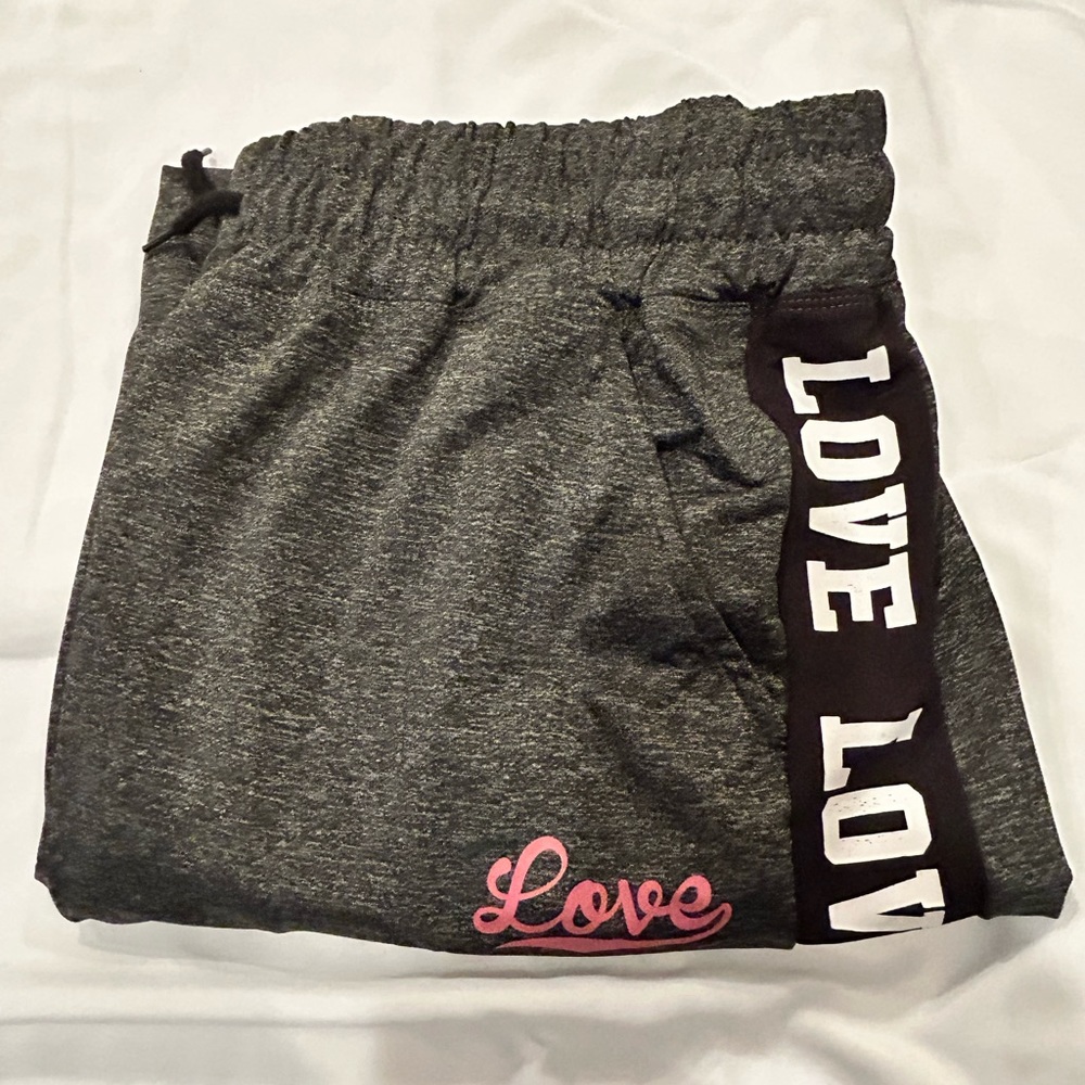 Women’s sweatpants lightweight and comfortable. Size 2XL